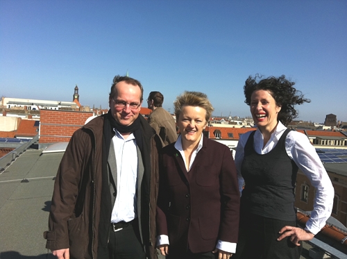 Spitzenkandidatin Renate Künast (Mitte), Landesvorsitzenden Bettina Jarrasch (rechts) und Andreas Otto